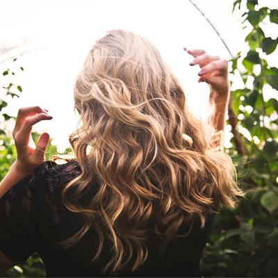 ¿Por qué las mechas aportan luminosidad a tu melena?